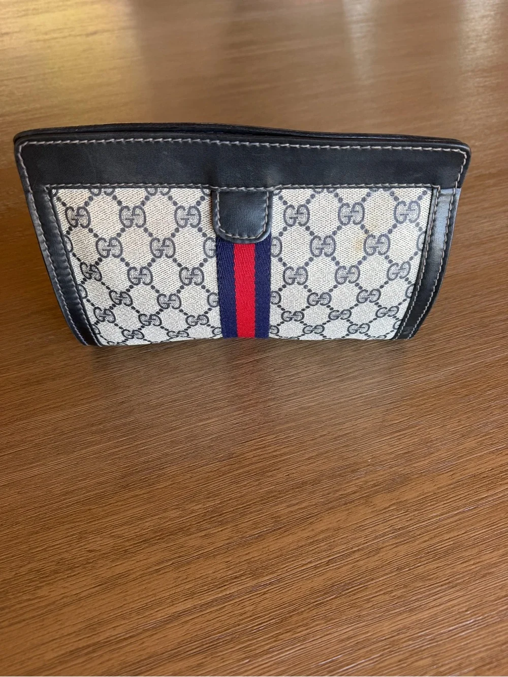 Vintage Gucci Beige GG supreme Sherri line clutch/pouch navy/red canvas